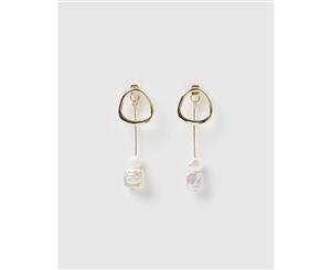 Izoa Venus Earrings Gold Freshwater Pearl