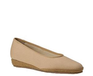 Beacon Women's Phoenix Slip-On 8.5 E US Sand