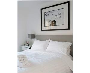 Satin Stripe Super King Duvet Set White (Satin SK White)