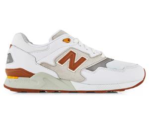 New Balance Men's Classic Sneaker - White/Grey