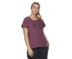 Under Armour Women's Graphic Script Logo Fashion Crew Tee / T-Shirt / Tshirt - Level Purple